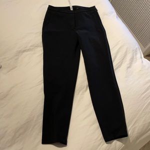 Lululemon on the move pant size 6